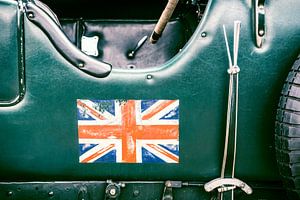 Bentley 4½ Liter englischer Oldtimer mit einer Union Jack Flagge.