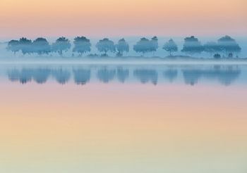 vor Sonnenaufgang, den Himmel orange färben