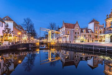 Alkmaar binnenstad Blauwe Uur van jaapFoto