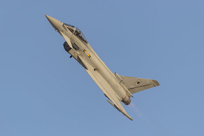Équipe de démonstration de l'Eurofighter Typhoon de la Royal Air Force. par Jaap van den Berg