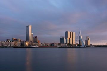 Skyline Rotterdam, prachtig in de ondergaande zon van Patrick Verhoef