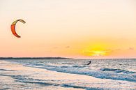 Sonnenuntergang Kitesurfen auf Vrouwenpolder von Andy Troy Miniaturansicht