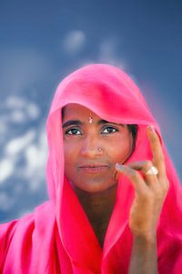 Indien, in der Nähe von Jaipur, Rajasthan. Porträt einer Frau.