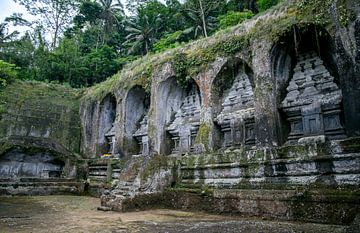 Temple rupestre à Bali. sur Floyd Angenent