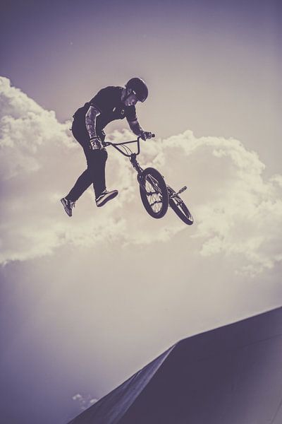 L'apesanteur sur deux roues - le BMX à la perfection par Thorsten Güttes / 25pictures