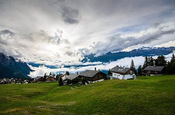 Bergdorp op de Zwitserse alpen van Danny van de Graaf