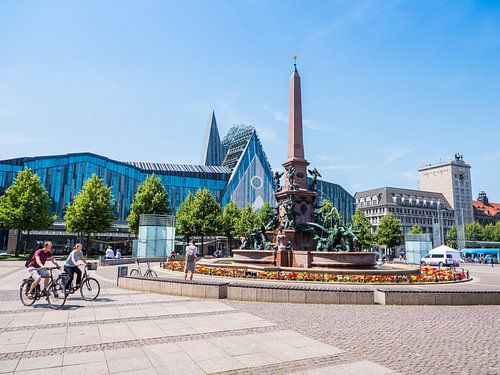 Augustusplatz in Leipzig in de zomer