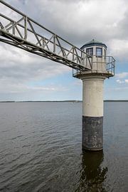 Torentje met loopbrug by Peter Bartelings