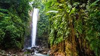 Wasserfall auf den Philippinen (horizontal)
