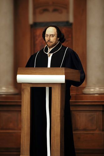 Le discours passionné de William Shakespeare dans une église majestueuse : une inspiration intemporelle