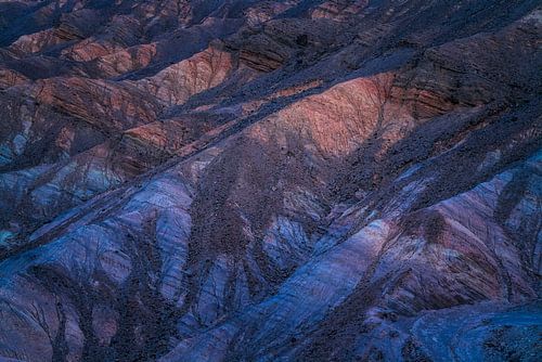 Blauw en oranje heuvelruggen