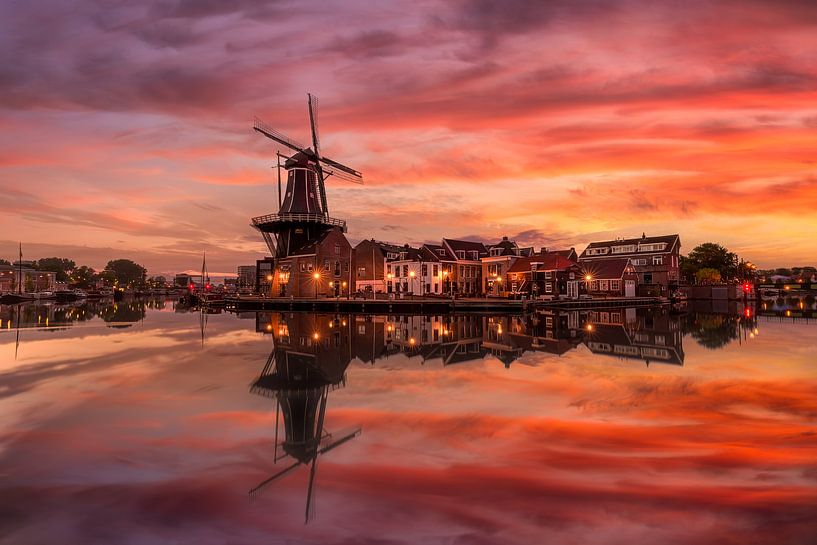 An autumn sunrise in Haarlem van Costas Ganasos