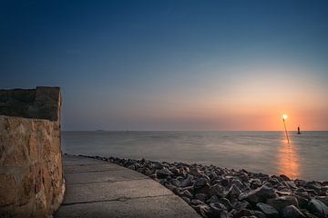 Noordzee bij zonsopgang van cux-motive.de