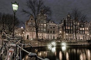 Vélos faits de lumière.