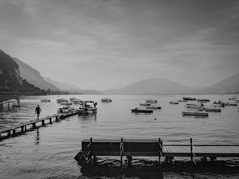 Scherenschnittfotografie Lac d_Annecy Frankreich BNW von Martijn Jebbink Photography