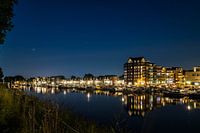 Katwijk Hafenviertel bei Nacht