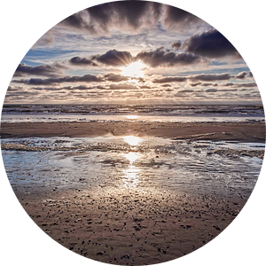 Zonsondergang op het strand bij De Koog op Texel van Rob Boon