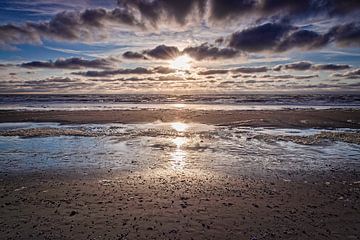 Zonsondergang op het strand bij De Koog op Texel van Rob Boon