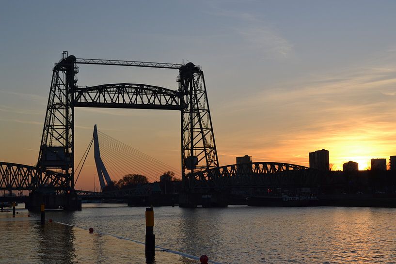 Rotterdam, De Hef met de ondergaande zon. by Aletta Smits-Hessels