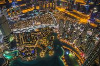 Dubai bij nacht 1 van Peter Korevaar thumbnail