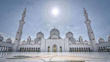 Sheikh Zayed Grand Mosque by Maarten Drupsteen