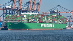 Das Containerschiff „Ever Greet“ von Evergreen.
