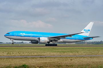 Vertrekkende KLM Boeing 777-200.