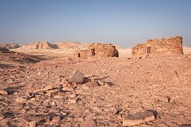Nawamis in de Sinai woestijn van Egypte van Marjan Schmit Visser