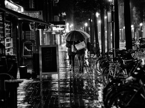 Des pas sous la pluie sur la Slotlaan in Zeist