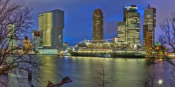 De Rotterdam met de MS Rotterdam in Rotterdam