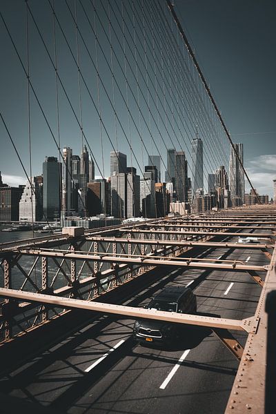 Brooklyn Bridge: A landmark through the ages by Endre Lommatzsch