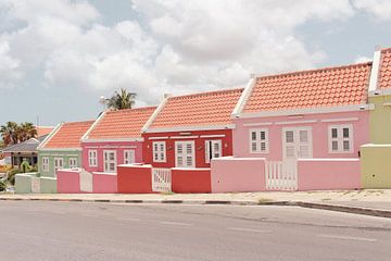 Gekleurde huisjes in Willemstad van Your Travel Reporter