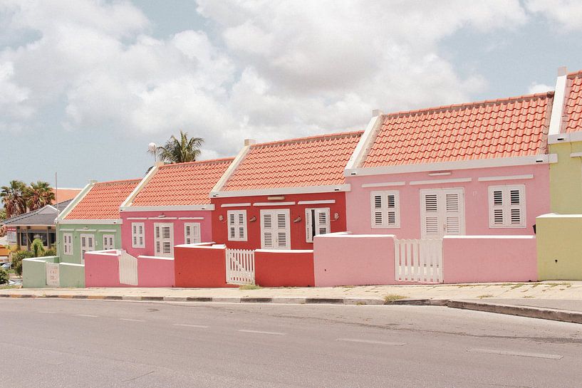 Gekleurde huisjes in Willemstad van Your Travel Reporter