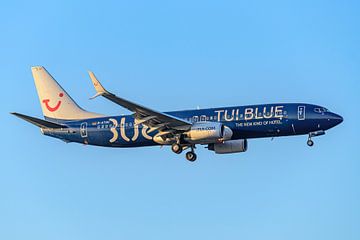 TUIfly Boeing 737-800 in TUI BLUE kleurenschema. van Jaap van den Berg