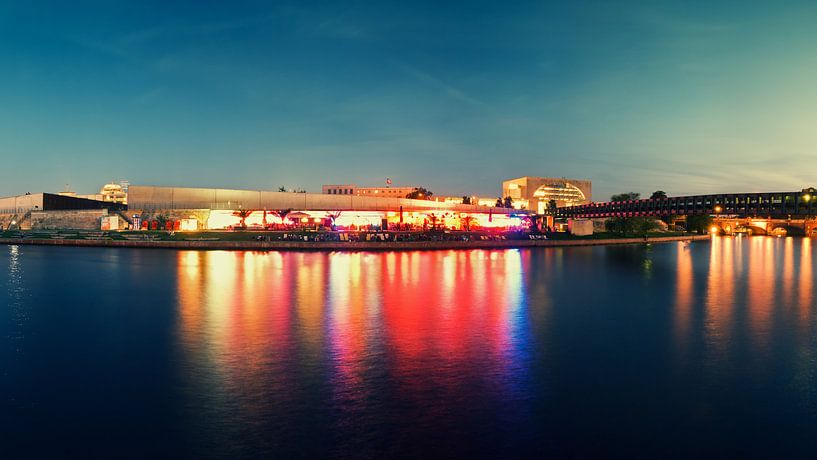 Berlin – Strandbar am Hauptbahnhof par Alexander Voss