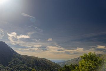 Zonsondergang Albergaria da Serra Arouca geopark van Wolbert Erich