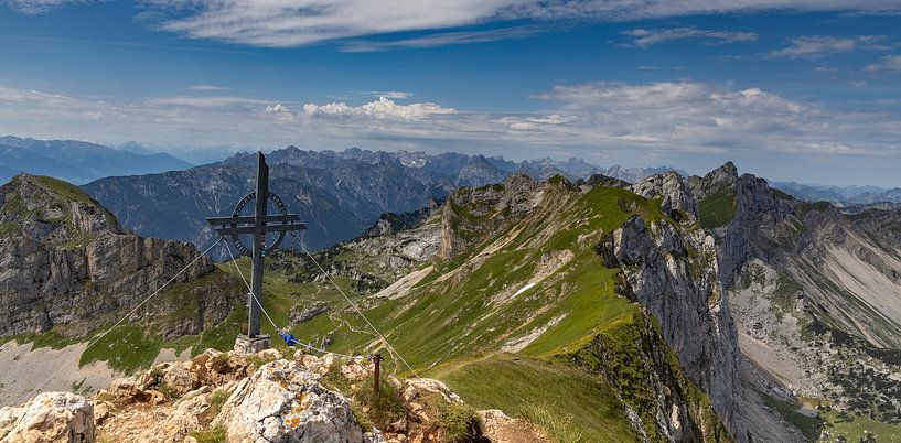 Croix du sommet sur la Rofanspitze par Tobias Toennesmann