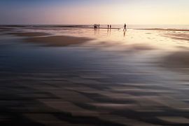 Waterfront hikers by Bob Daalder