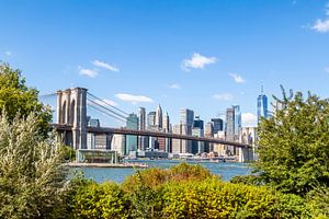 Brooklyn Bridge und Lower Manhattan Skyline