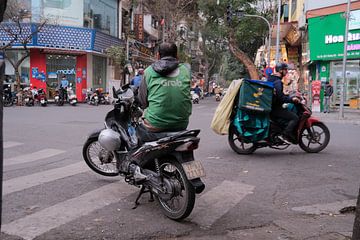 Straatbeeld in Hanoi Vietnam van Sander van Kal