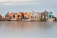 Kleurrijke havenhuisjes in Stavoren van Maarten Cornelis thumbnail