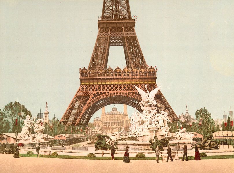 Eiffel Tower and fountain, Exposition Universelle, Parijs van Vintage Afbeeldingen