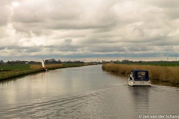 Prachtige lucht over de Friese wateren.