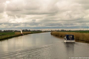 Prachtige lucht over de Friese wateren.