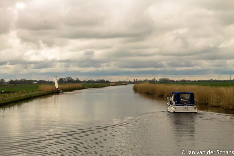 Prachtige lucht over de Friese wateren. by Jan van der Schans