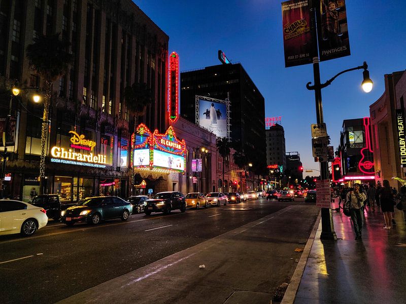 Los Angeles by Hello Pompoyo