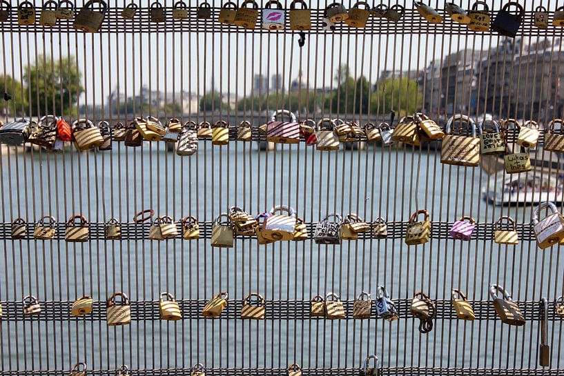 Les cadenas d'amour comme symbole par YVON Bilderbeek