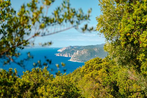 Agios Gordios op Corfu met uitzicht op de zee en de kusten