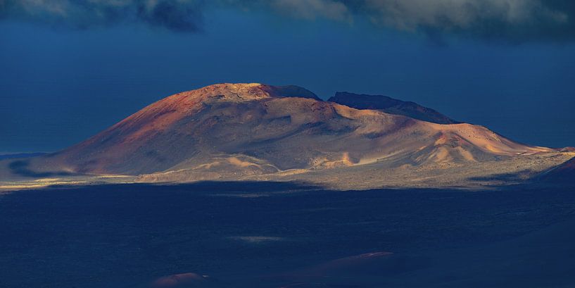 Vuurbergen op Lanzarote van Walter G. Allgöwer
