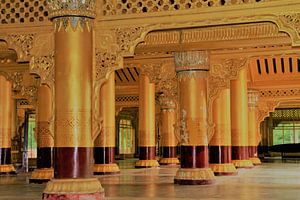 Gouden paleis in Myanmar van Gert-Jan Siesling